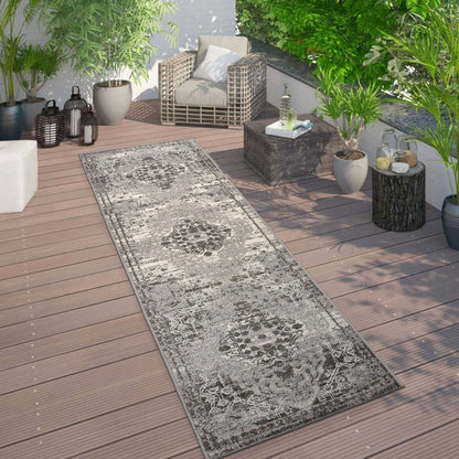World Rug Gallery Distressed Traditional Indoor/Outdoor Area Rug