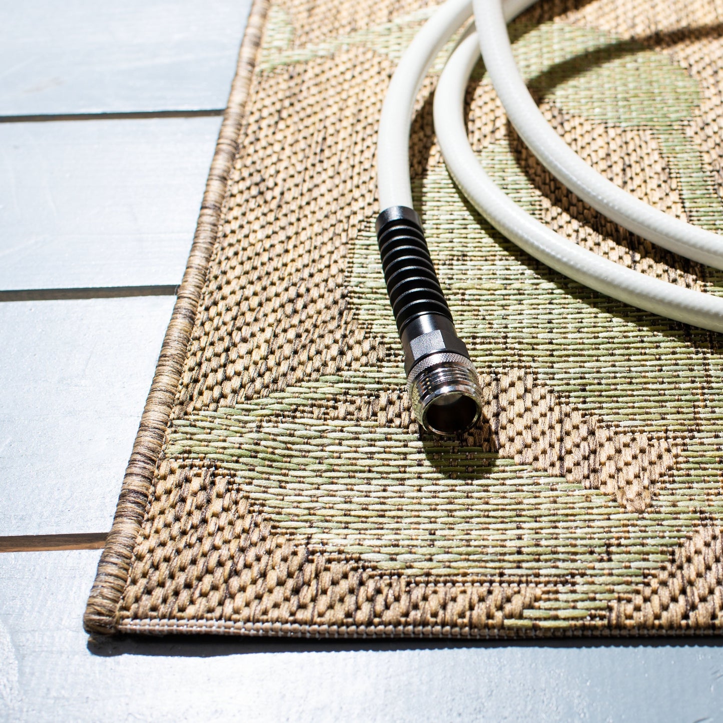 SAFAVIEH Courtyard Luann Botanical Indoor/ Outdoor Waterproof Patio Backyard Rug