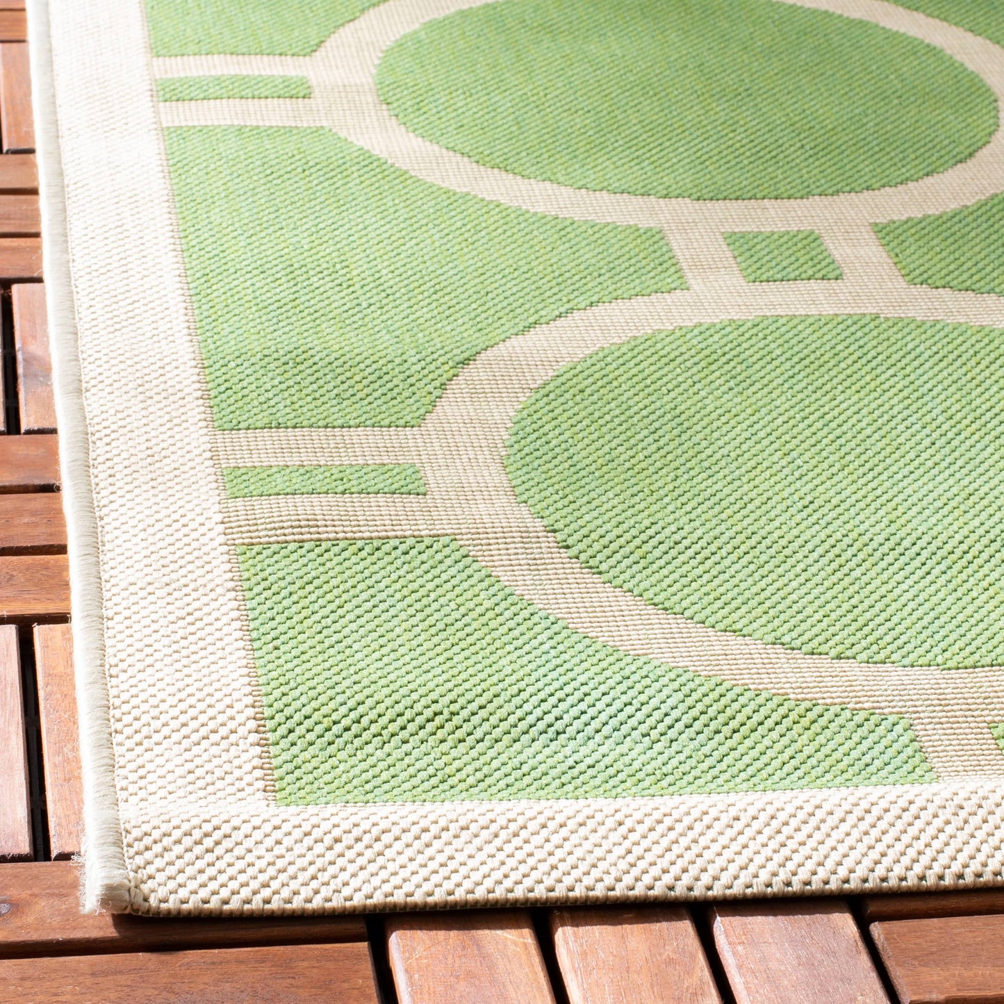 SAFAVIEH Courtyard Nira Indoor/ Outdoor Waterproof Patio Backyard Rug