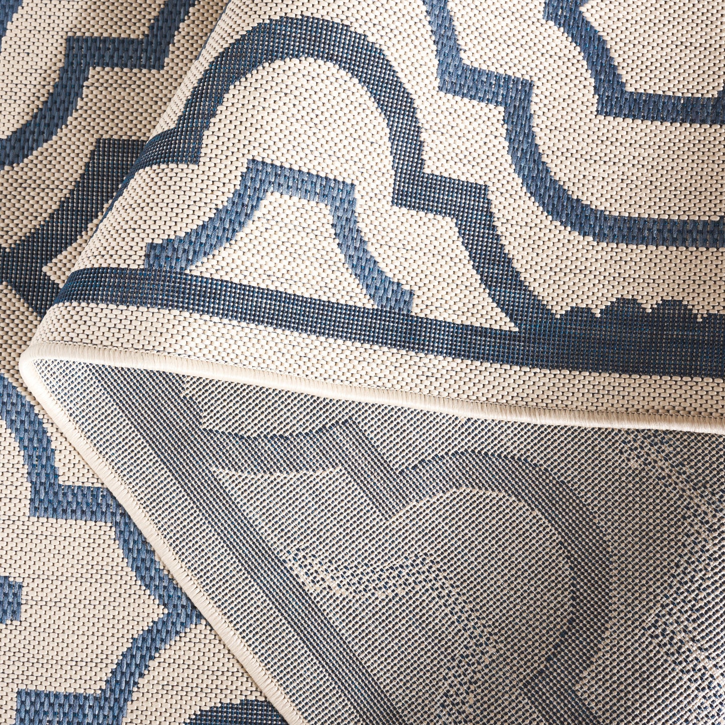 SAFAVIEH Courtyard Oyvor Indoor/ Outdoor Waterproof Patio Backyard Rug