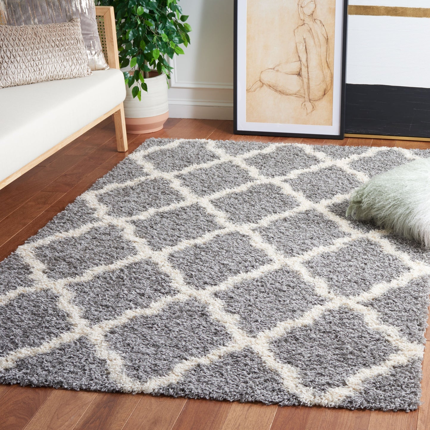 SAFAVIEH Dallas Shag Darina Trellis 1.5-inch Thick Rug