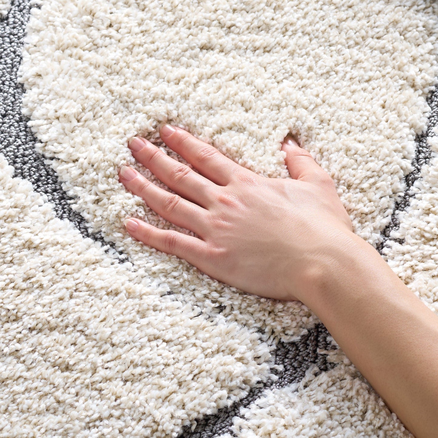 SAFAVIEH Florida Shag Staka Abstract Waves 1.2-inch Area Rug