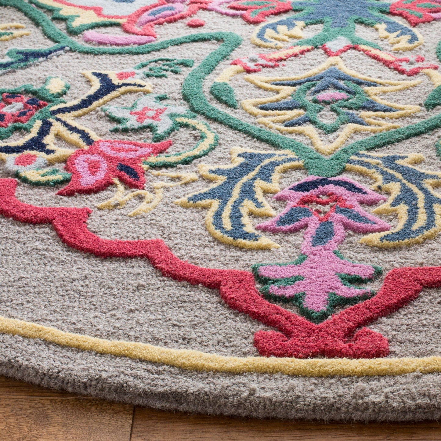 SAFAVIEH Handmade Bellagio Cailin Medallion Wool Rug