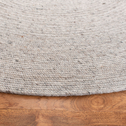 SAFAVIEH Handmade Braided Hande Country Wool Rug