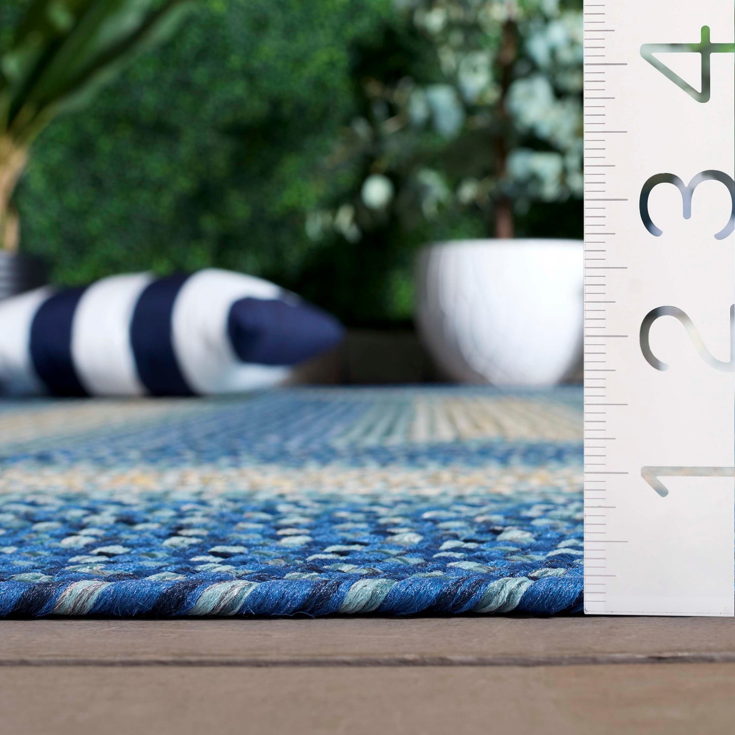 SAFAVIEH Handmade Braided Kita Country Rug