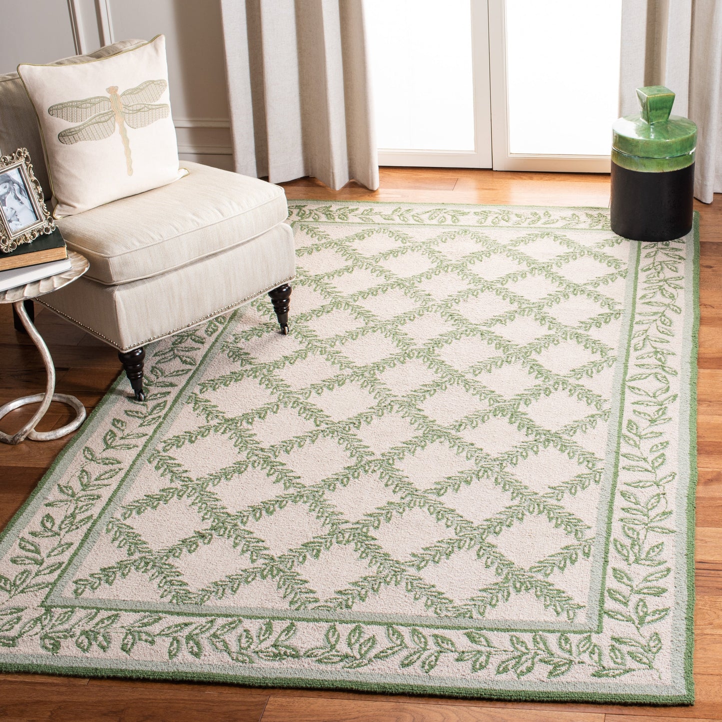SAFAVIEH Handmade Chelsea Sunstripe Trellis French Country Wool Rug