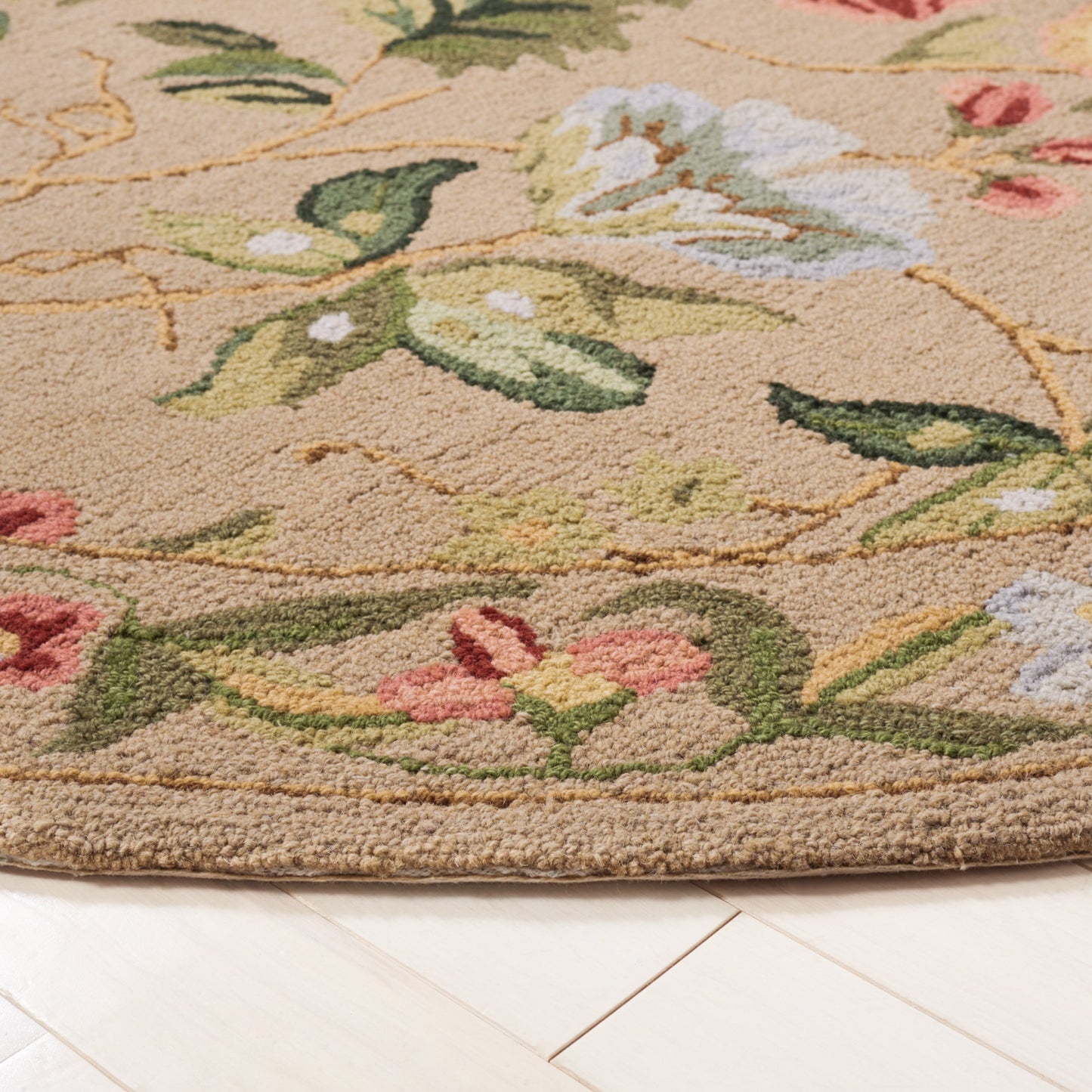 SAFAVIEH Handmade Chelsea Yauhenia French Country Floral Wool Rug