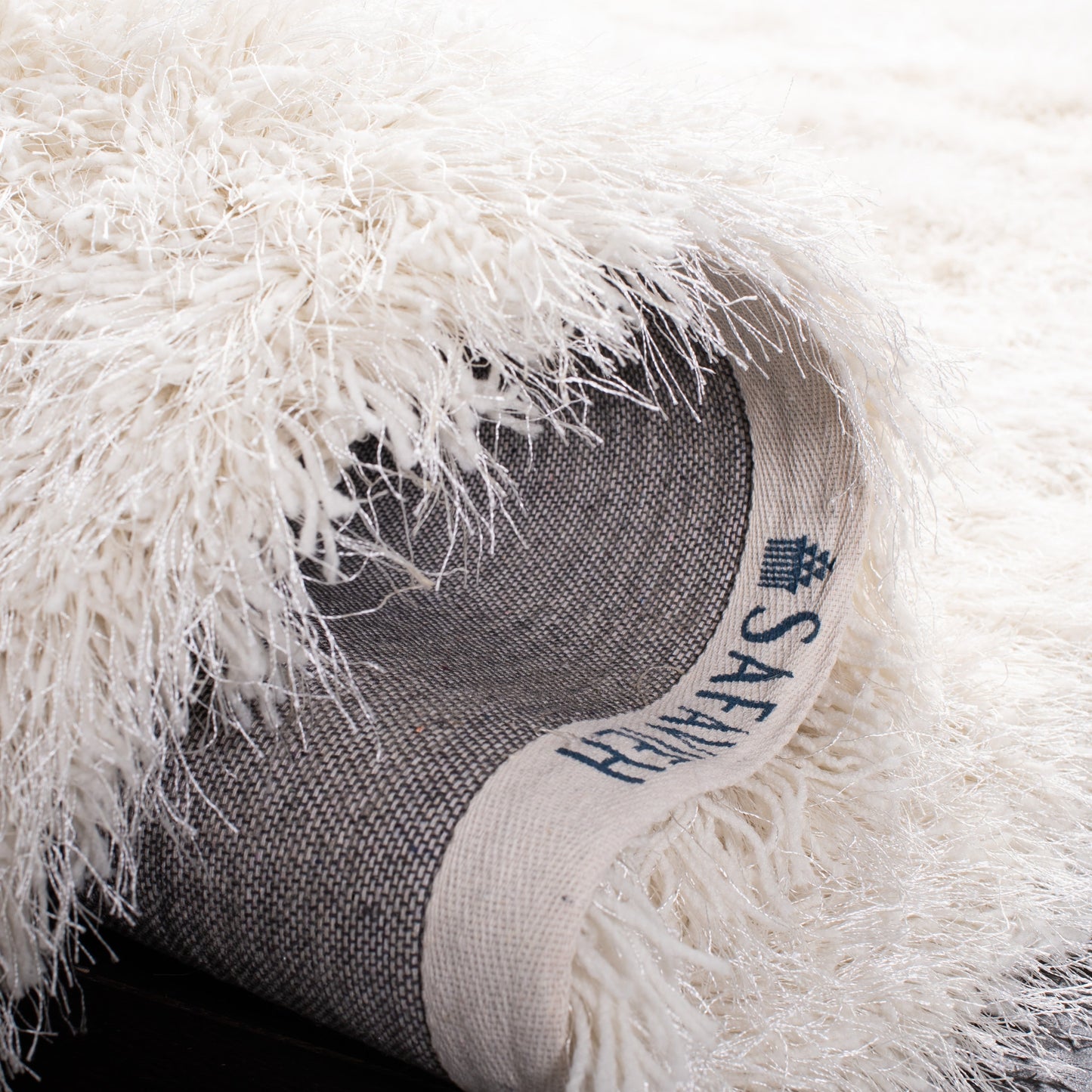 SAFAVIEH Handmade Fiona Shag Djenka 3-inch Thick Rug