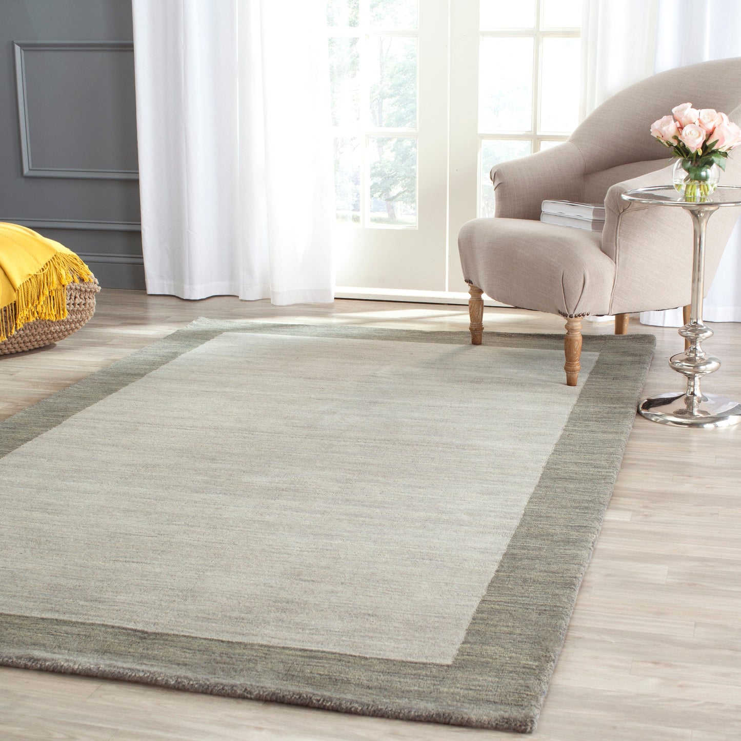 SAFAVIEH Handmade Himalaya Asrin Modern Wool Rug