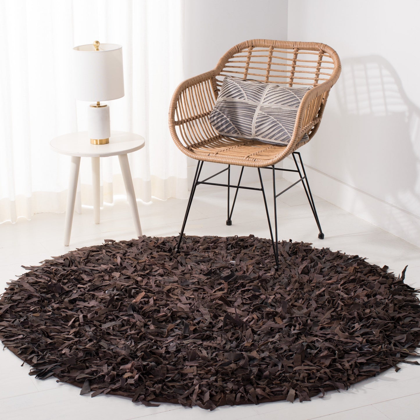 SAFAVIEH Handmade Leather Shag Blayne Modern Leather Rug