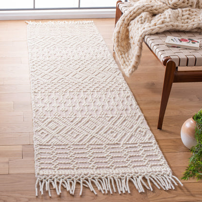 SAFAVIEH Handmade Natura Estel Wool Fringe Rug