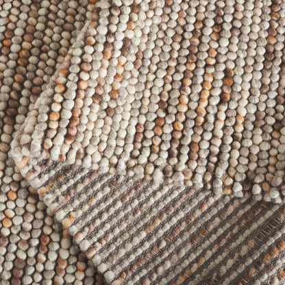 SAFAVIEH Handmade Natura Gonnie Wool Rug
