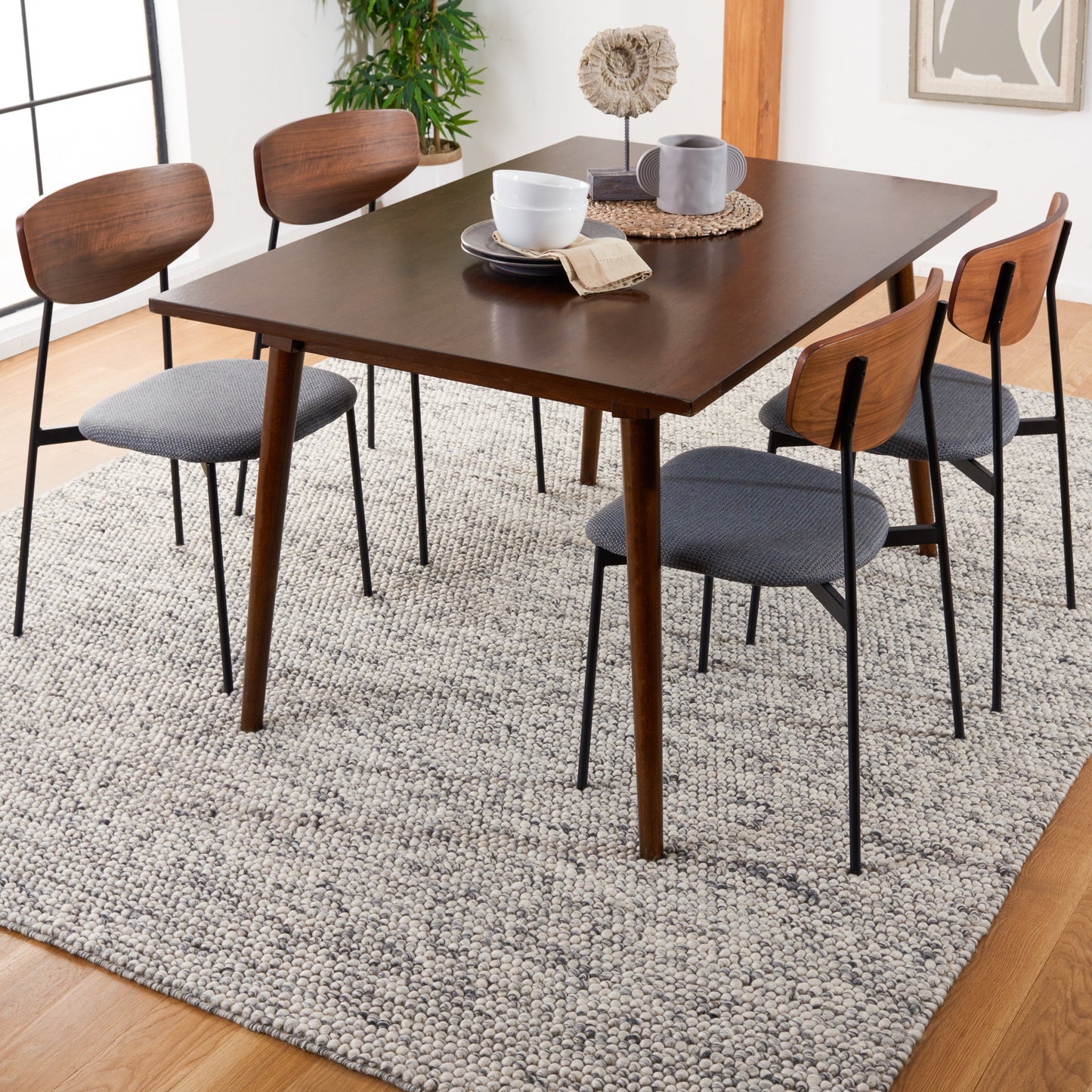 SAFAVIEH Handmade Natura Gonnie Wool Rug