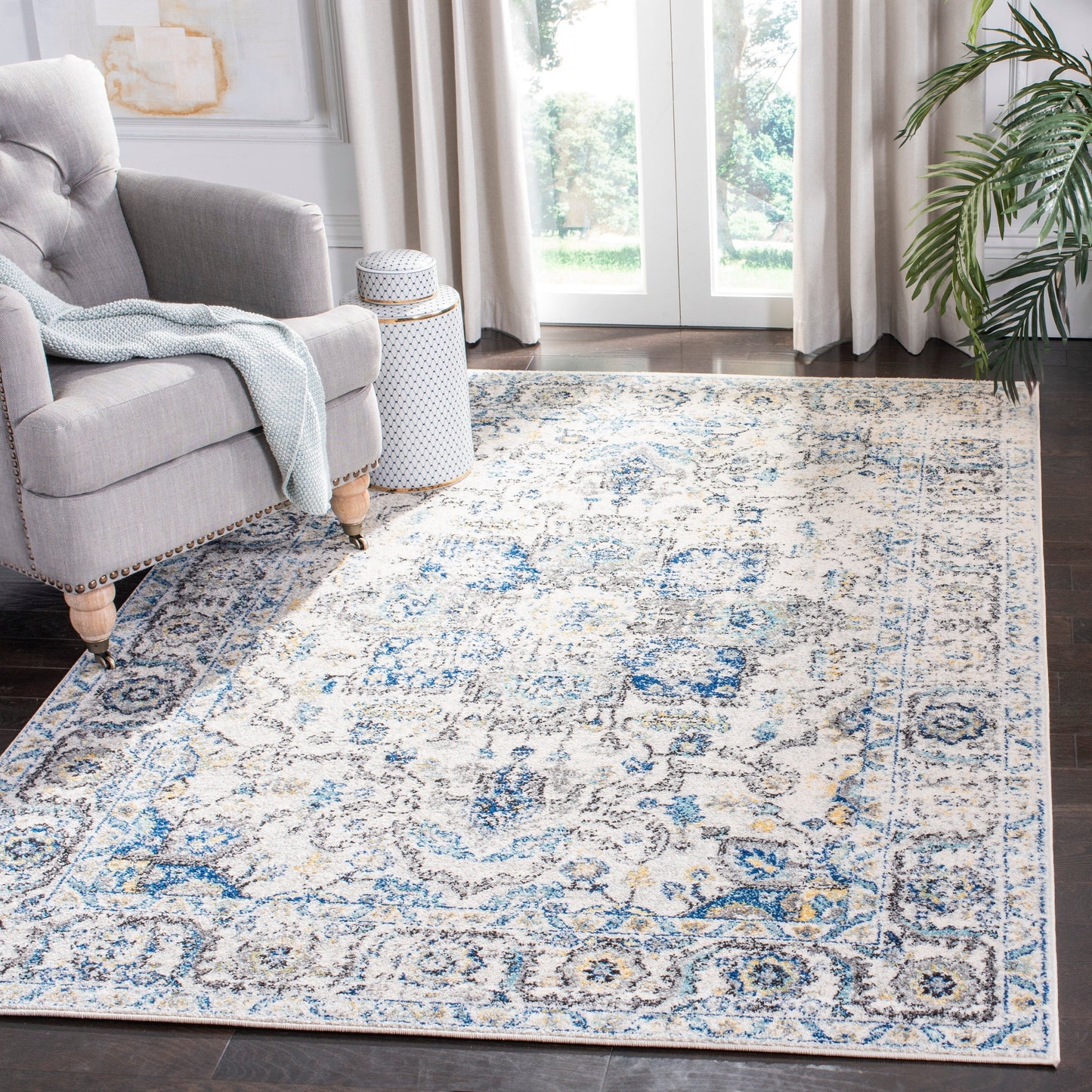 SAFAVIEH Madison Delois Medallion Rustic Farmhouse Distressed Rug