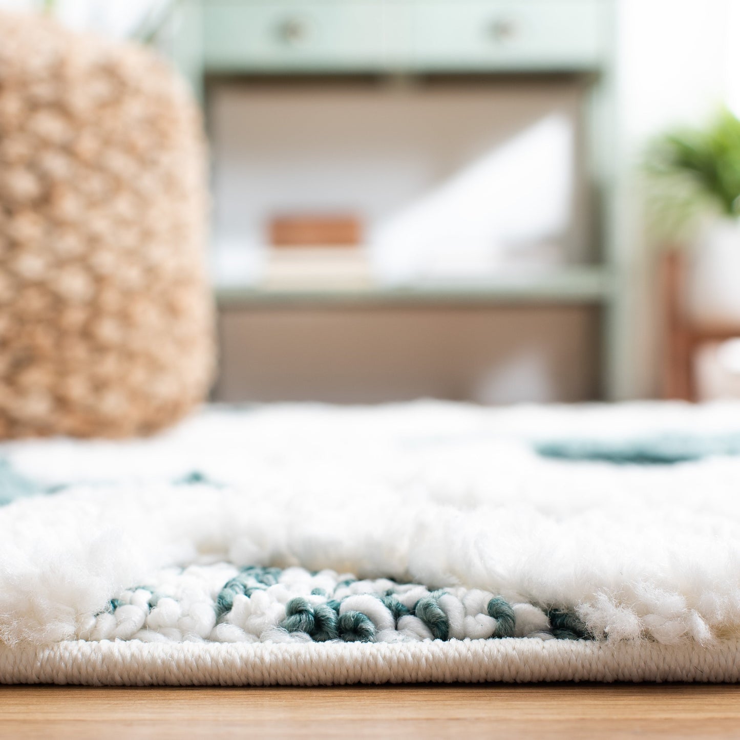 SAFAVIEH Moroccan Tassel Shag Delores 2-inch Thick Rug