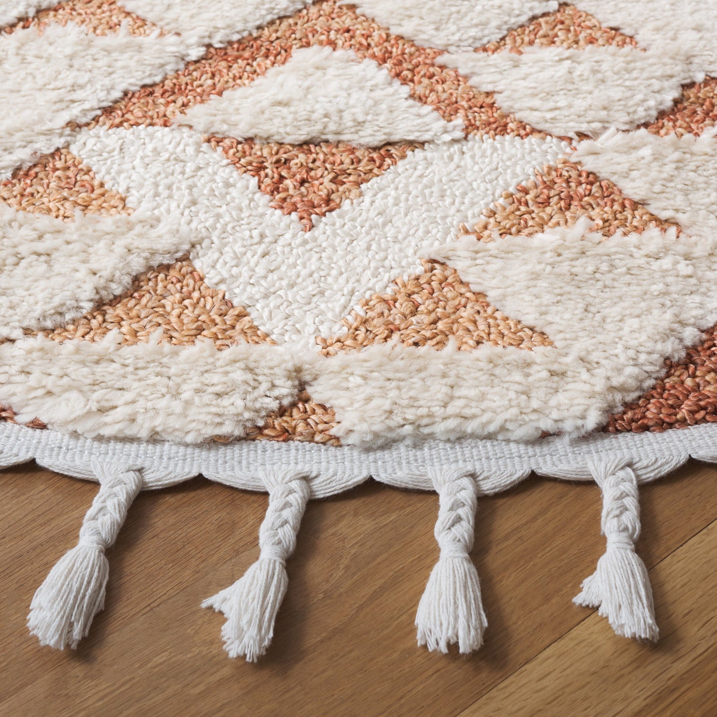 SAFAVIEH Moroccan Tassel Shag Delores 2-inch Thick Rug