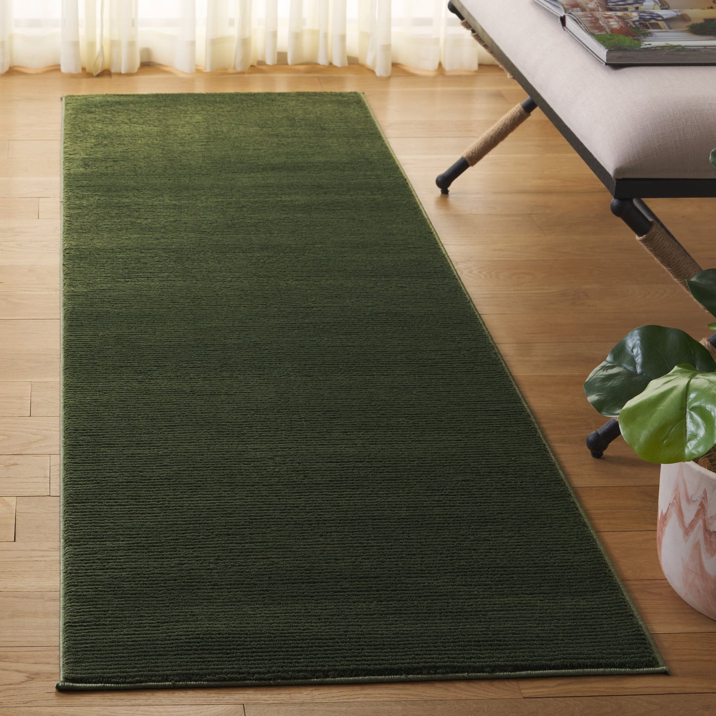 SAFAVIEH Revive Avie Solid Rug
