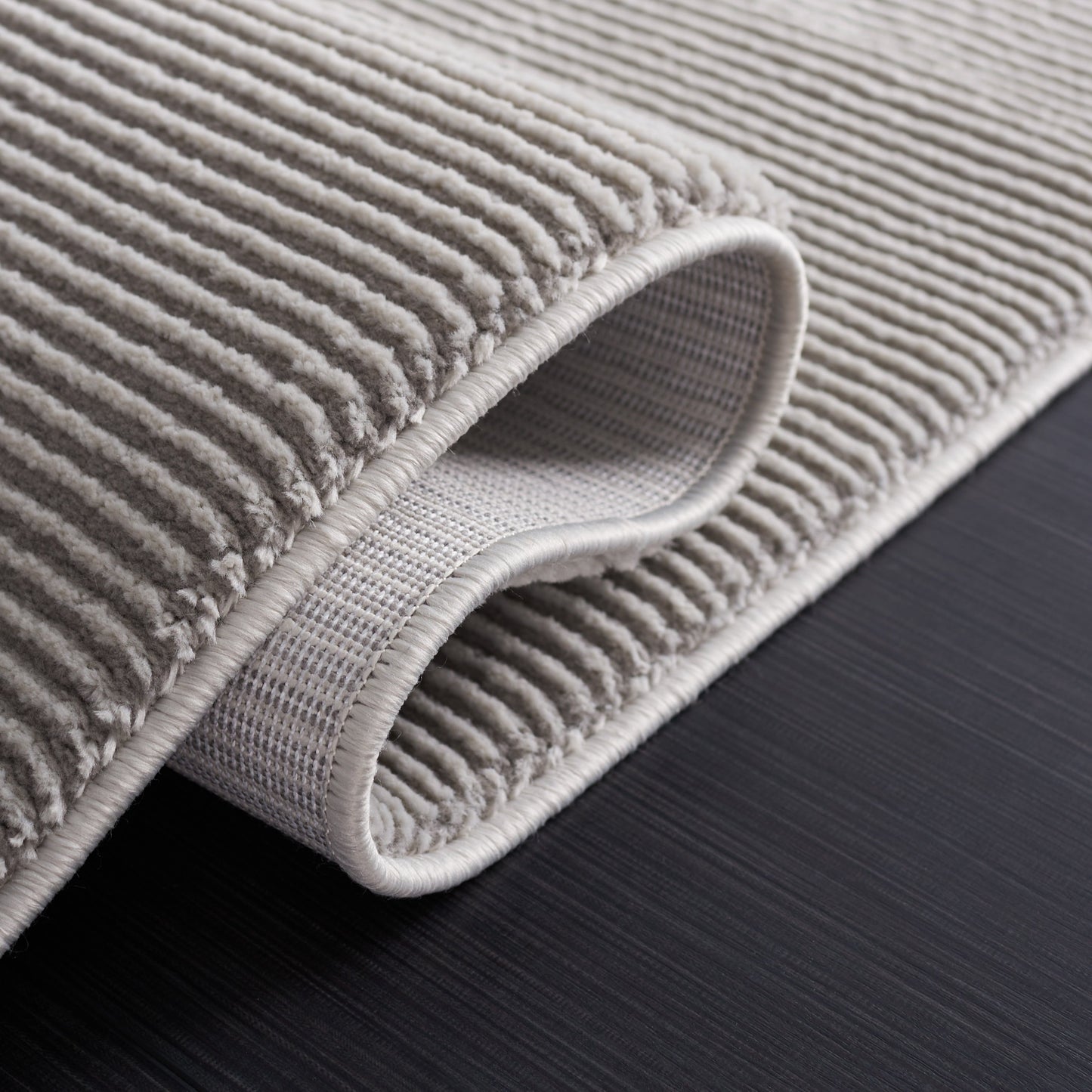 SAFAVIEH Revive Avie Solid Rug