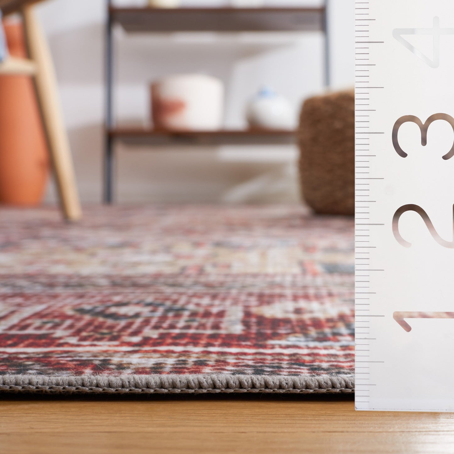 SAFAVIEH Tucson Machine Washable Slip Resistant Eldora Traditional Rug