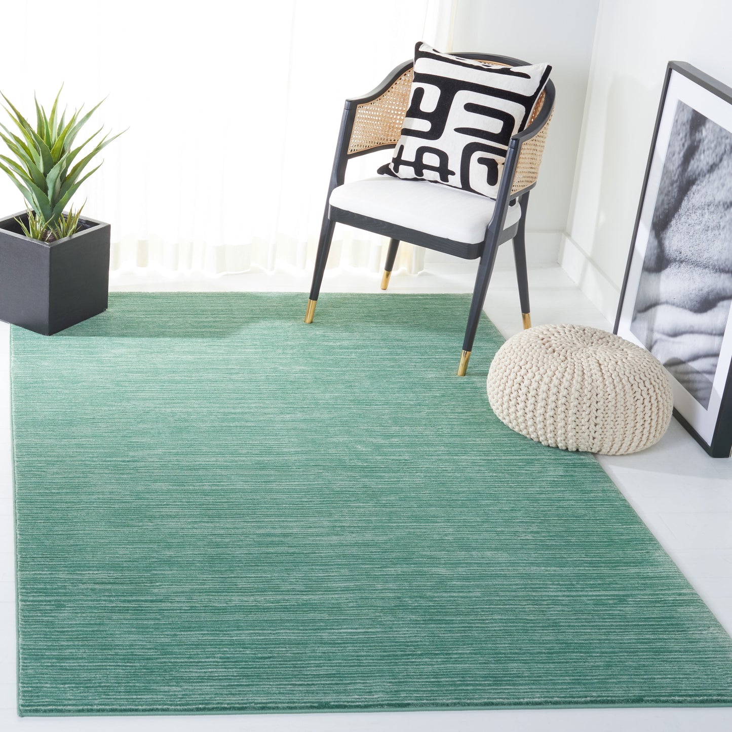 SAFAVIEH Vision Sunanda Modern Ombre Tonal Rug.