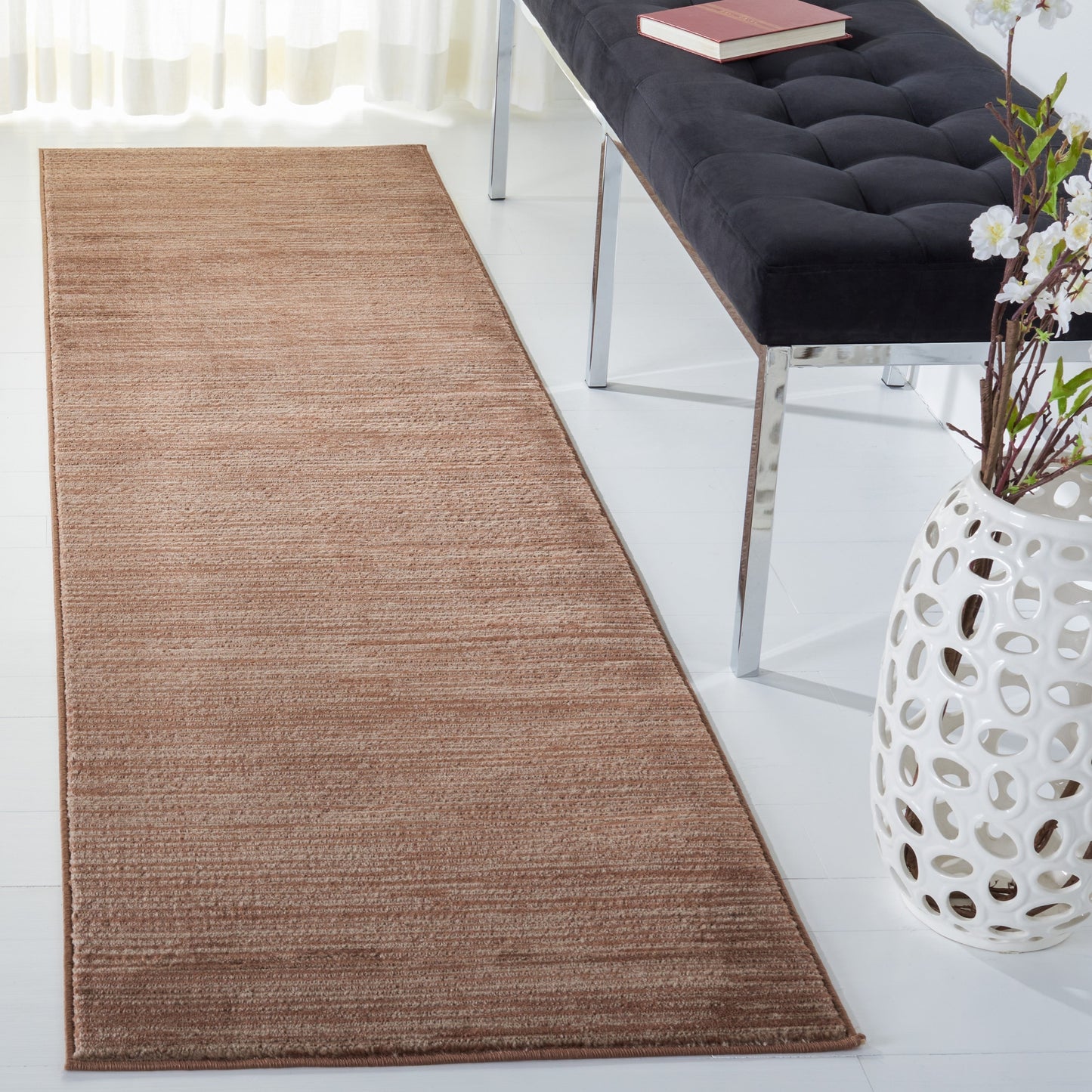 SAFAVIEH Vision Sunanda Modern Ombre Tonal Rug.