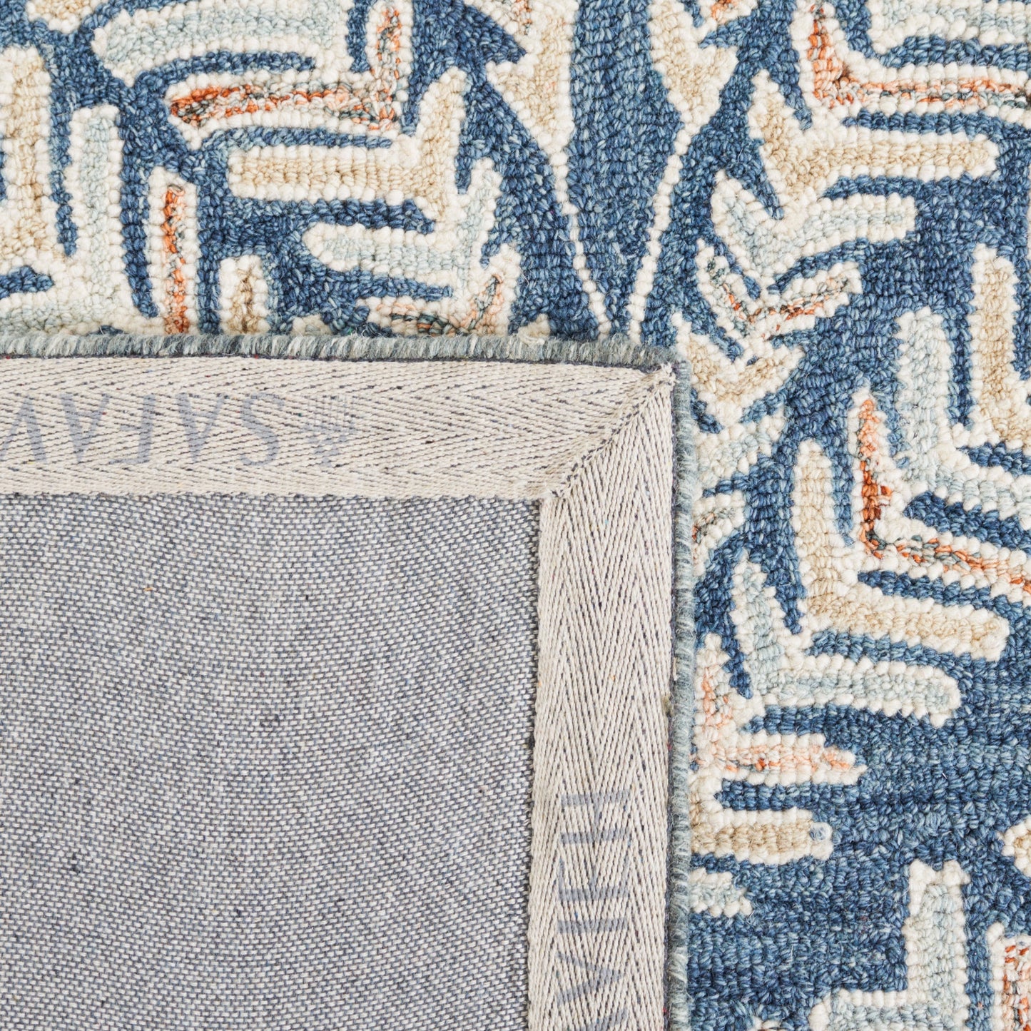 SAFAVIEH Handmade Capri Kert Wool Rug