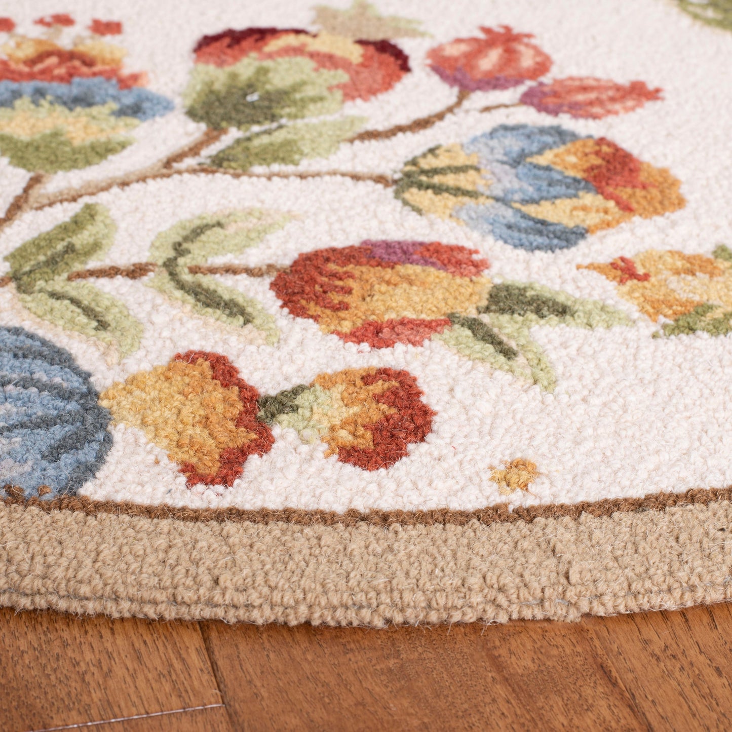 SAFAVIEH, Handmade Chelsea Jurendine French Country Floral Wool Rug