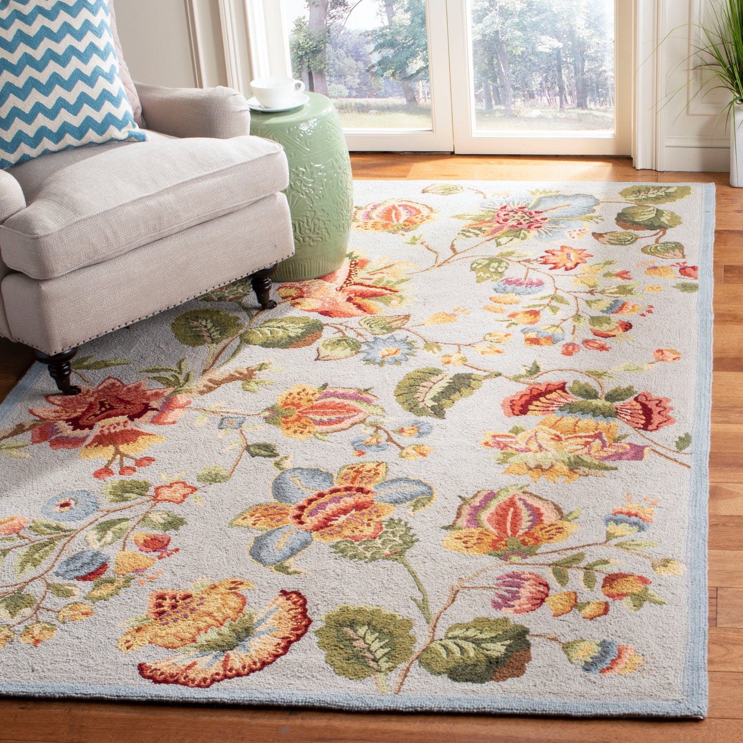 SAFAVIEH, Handmade Chelsea Jurendine French Country Floral Wool Rug