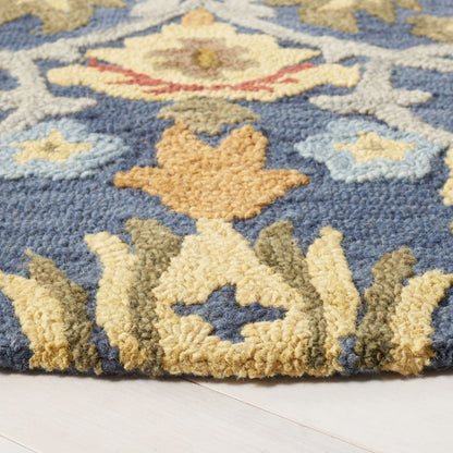 SAFAVIEH, Handmade Marietje Blossom French Country Wool Area Rug