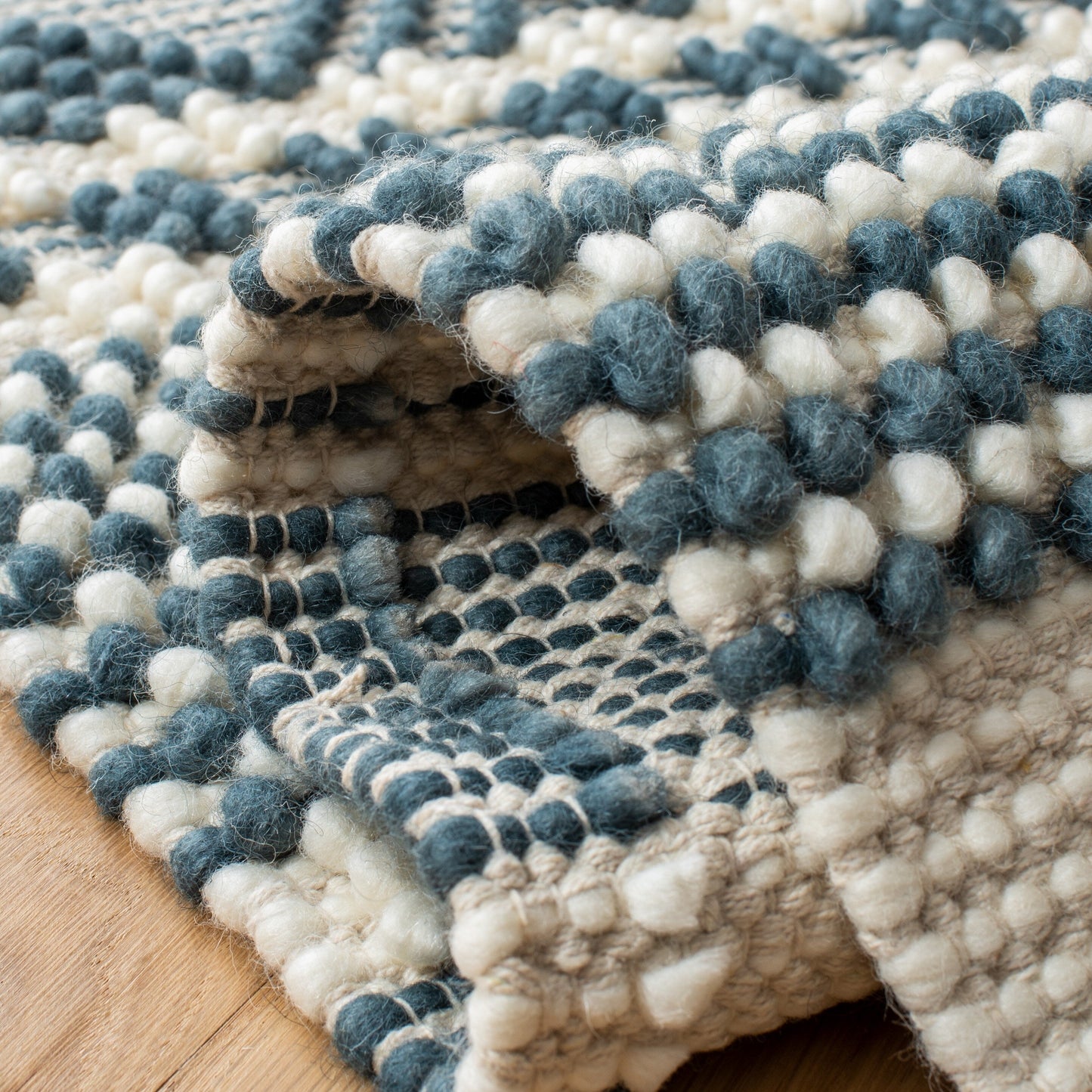 SAFAVIEH, Handmade Natura Paladia Wool Rug