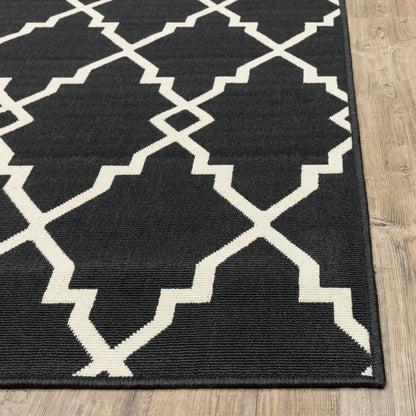 Vista Home Malta Lattice Black/ Off-White Indoor Outdoor Area Rug.