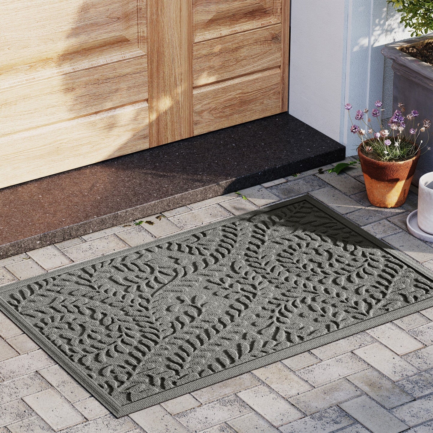 WaterHog Boxwood Indoor Outdoor Door Mat